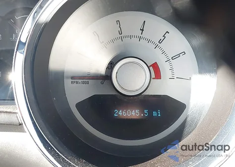 2010 Ford Mustang V6 Premium z USA, uszkodzony, nr VIN 1ZVBP8EN2A5113344